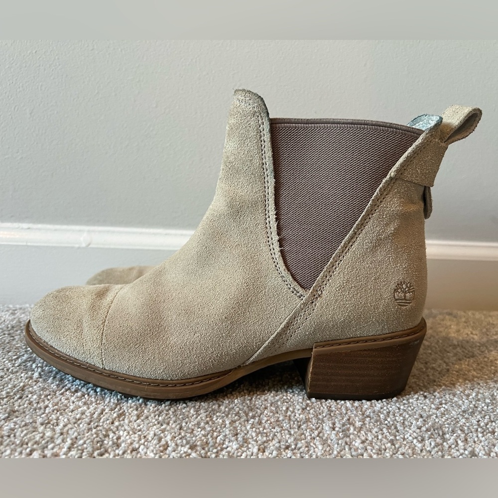 Timberland Women's Nude Suede Leather Ankle Chelsea Boots Size 7.5